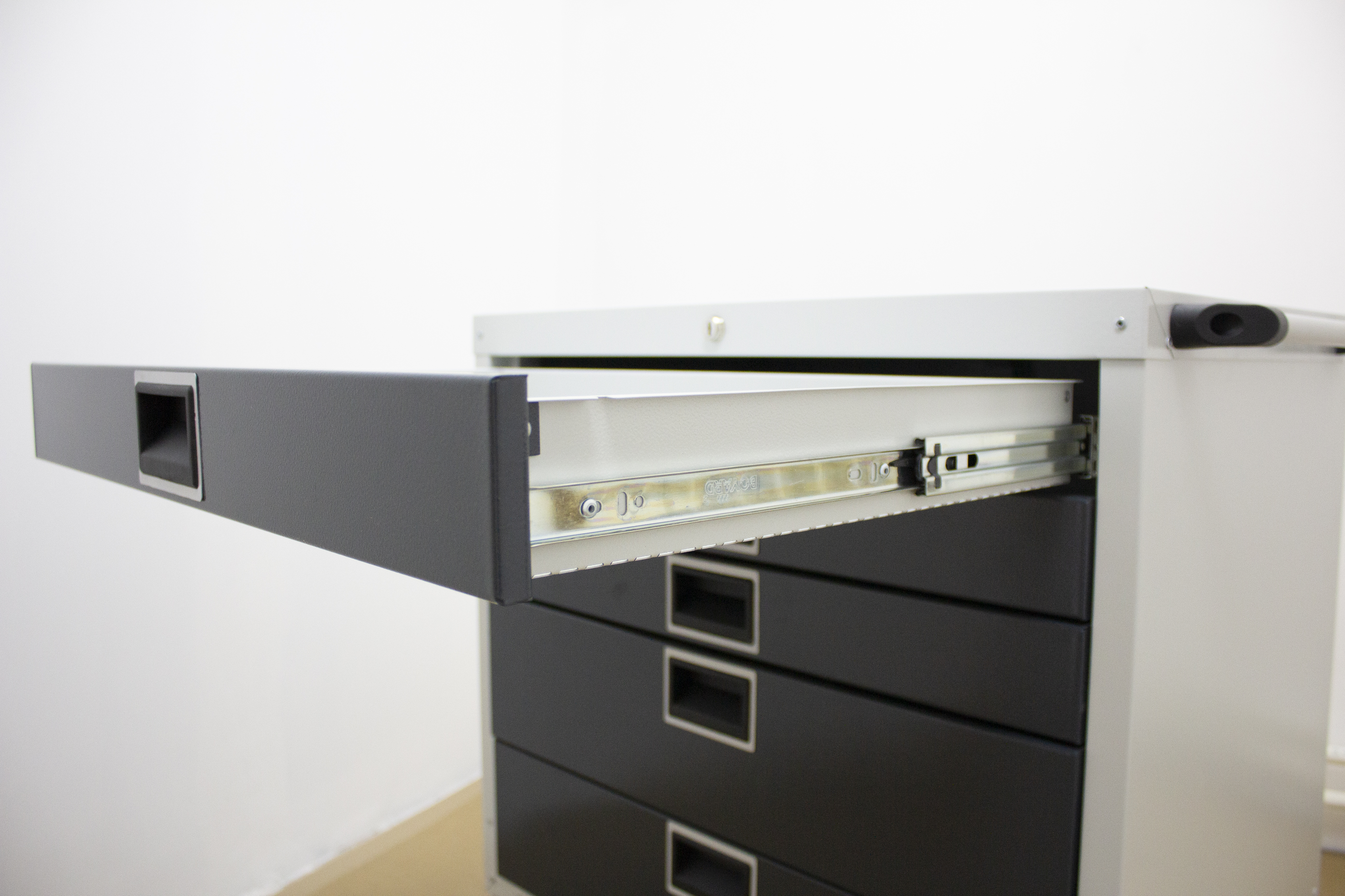 КГ056168 Тумба SMART 4М с лотком 815x740x500 мм